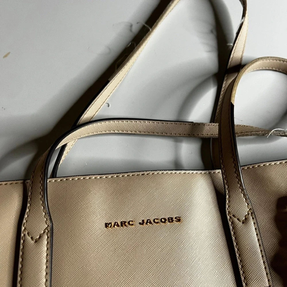 Marc Jacobs Wingman Tote Beige Saffiano Leather Floral Lining Large Handbag